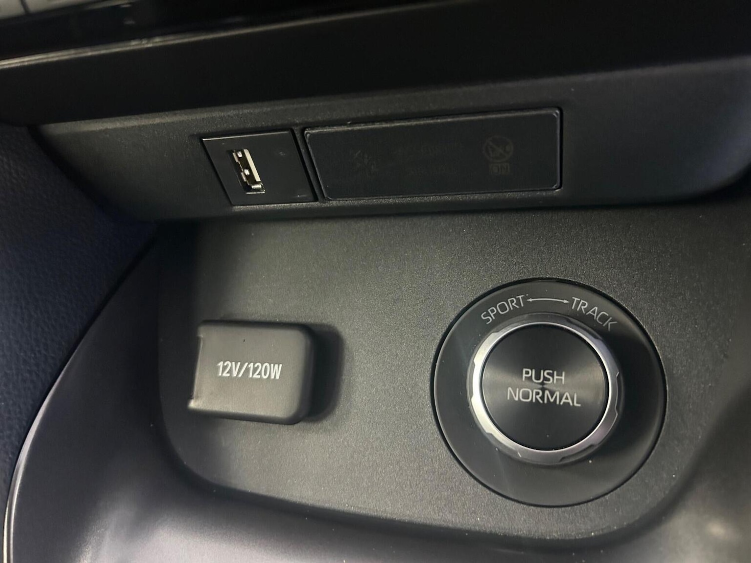 Used Toyota Yaris 2021 for sale - 76897010: Photo 17