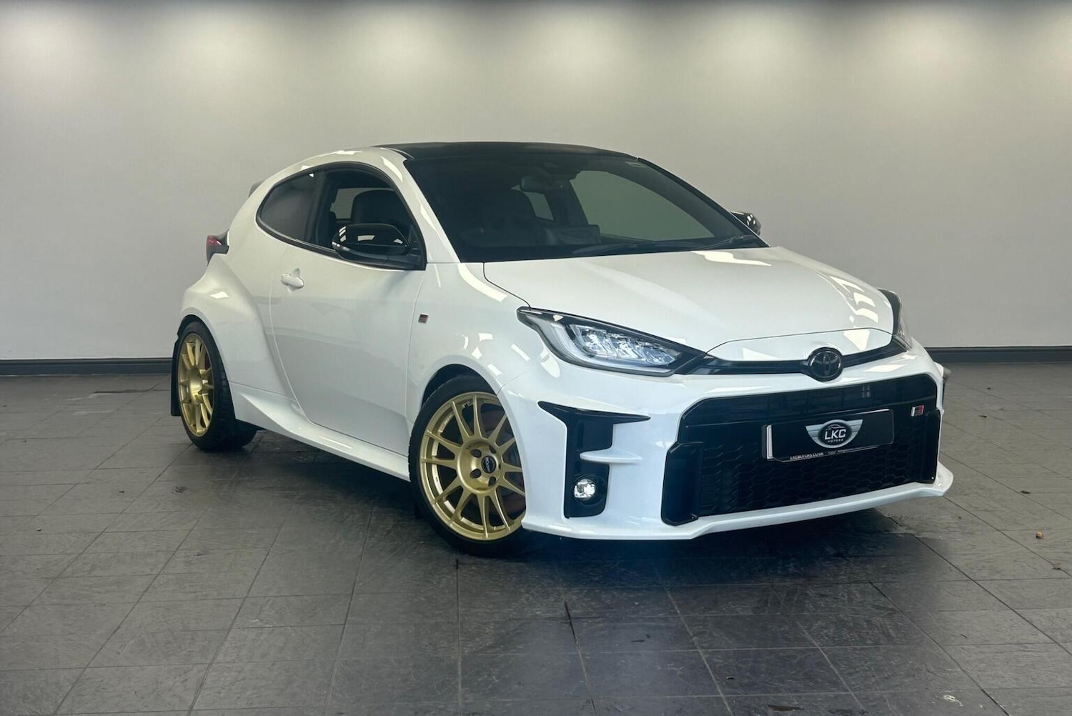 Used Toyota Yaris 2021 for sale - 76897010: Photo 2