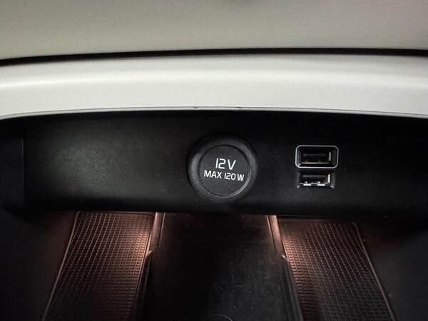 Used Volvo XC40 2023 for sale - 75309019: Photo 29