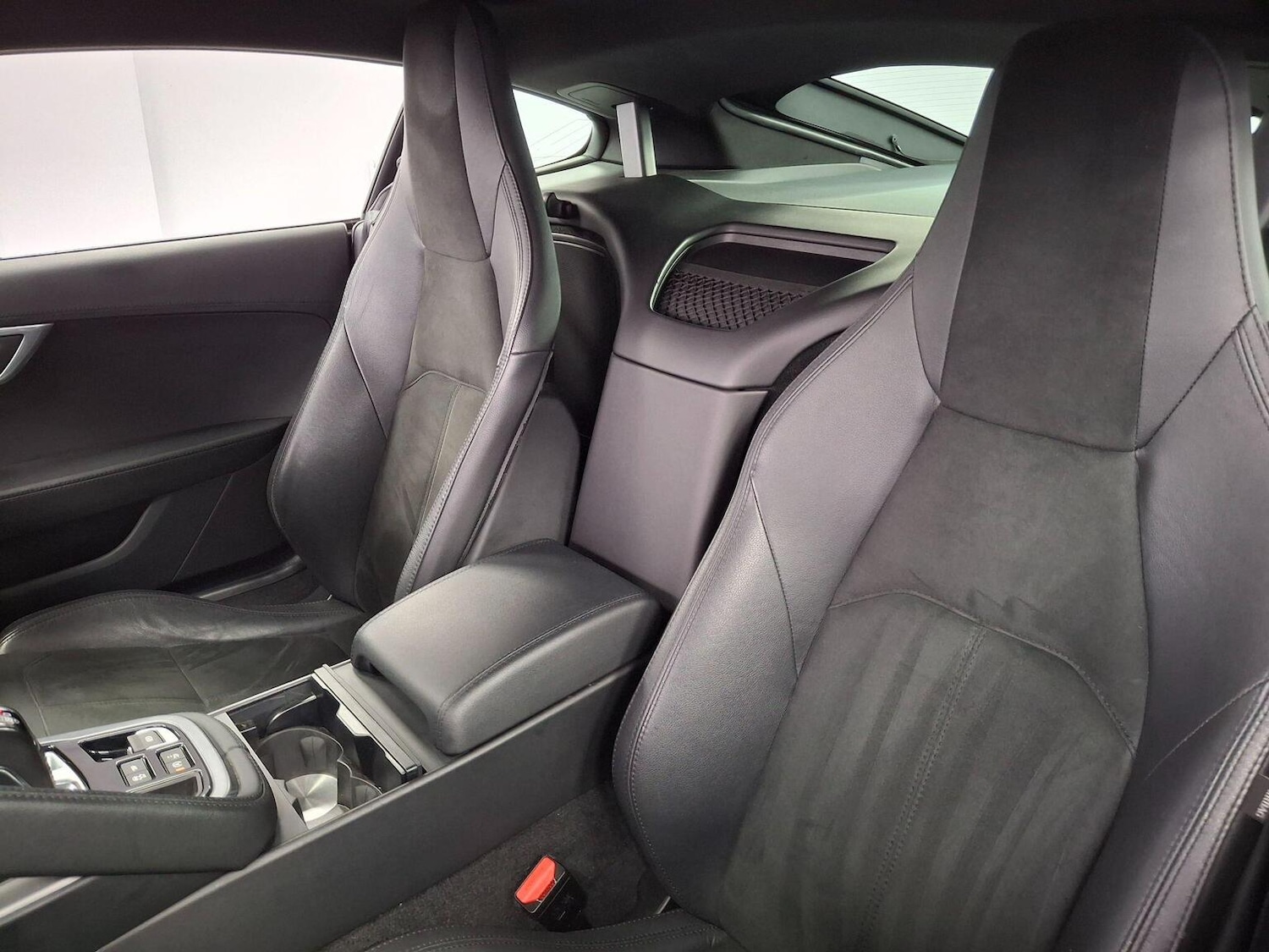 Used Jaguar F-Type 2018 for sale - 76769860: Photo 5