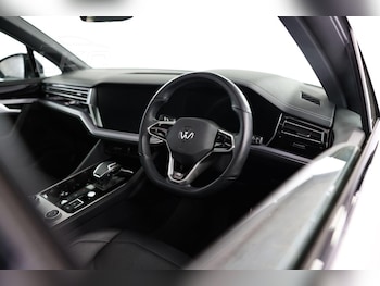 Used Volkswagen Touareg 2022 for sale - 76986833: Photo