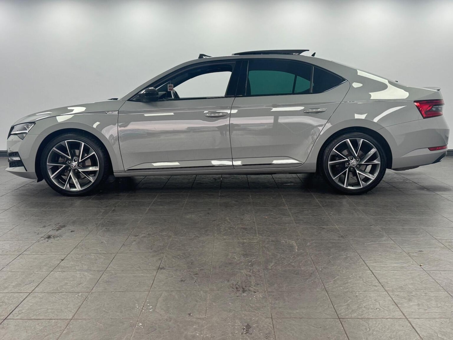 Used Skoda Superb 2023 for sale - 76559958: Photo 11