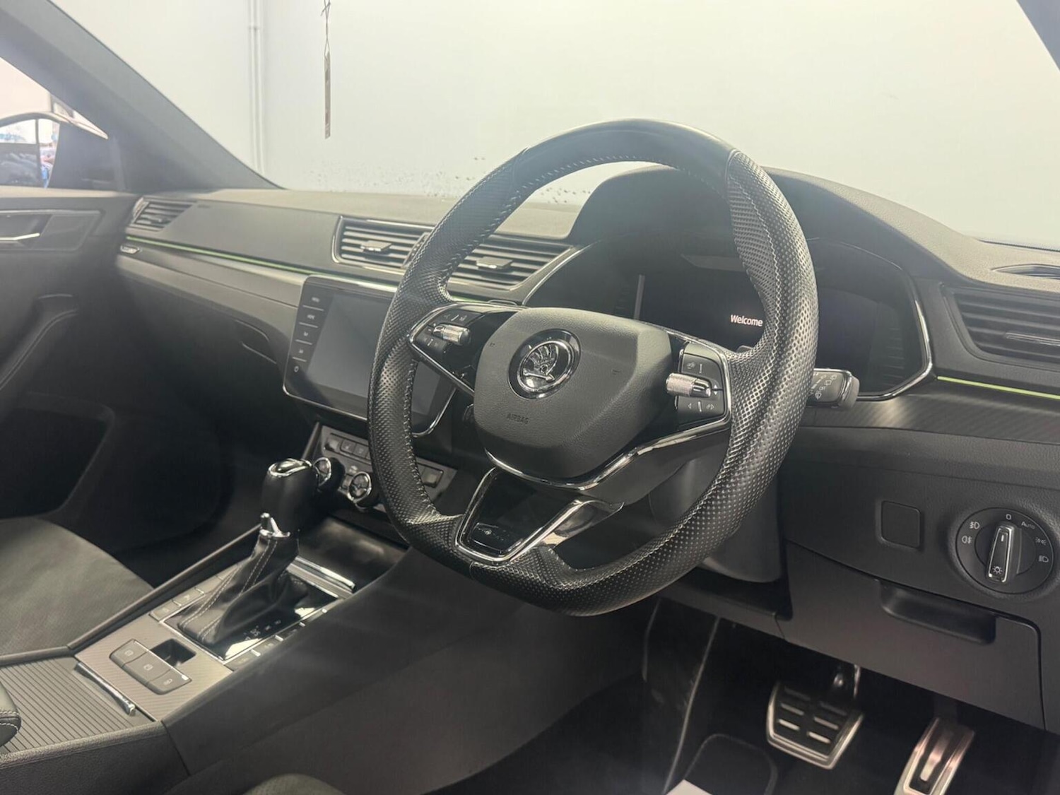 Used Skoda Superb 2023 for sale - 76559958: Photo 3