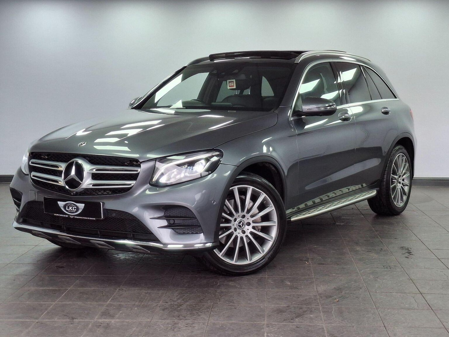 Used Mercedes-Benz GLC 2018 for sale - 76559979: Photo 1