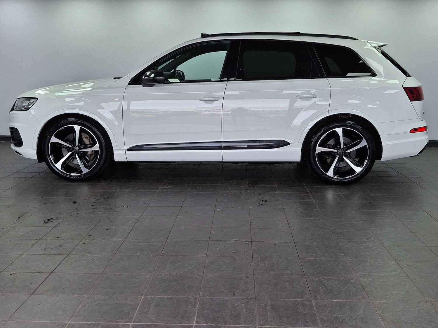 Used Audi Q7 2019 for sale - 76848669: Photo 2