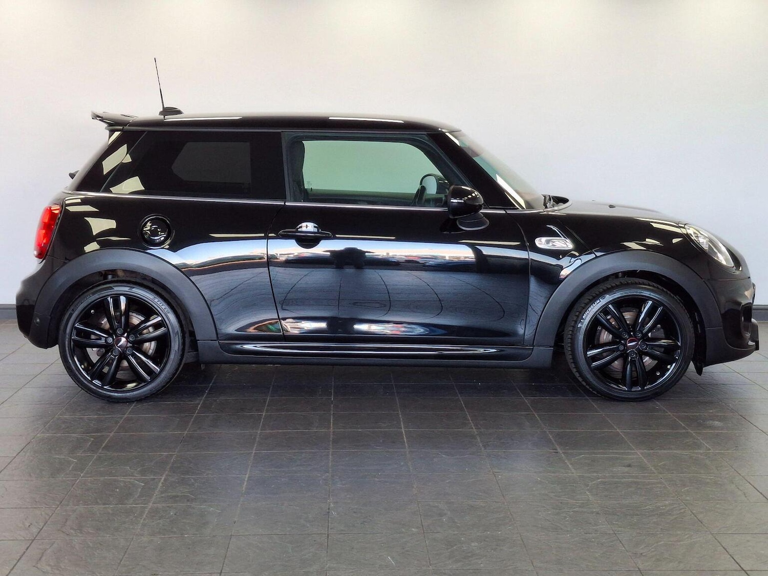 Used MINI Hatch 2019 for sale - 77564194: Photo 4