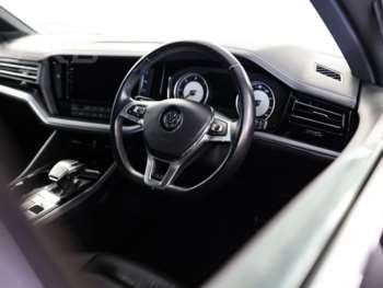 Used Volkswagen Touareg 2019 for sale - 73995001: Photo