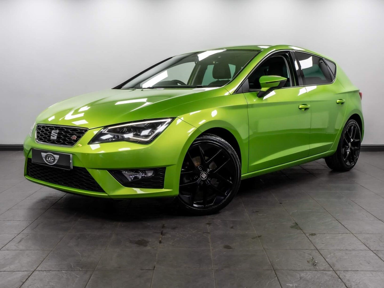 Used Green SEAT Leon for Sale - RAC Cars