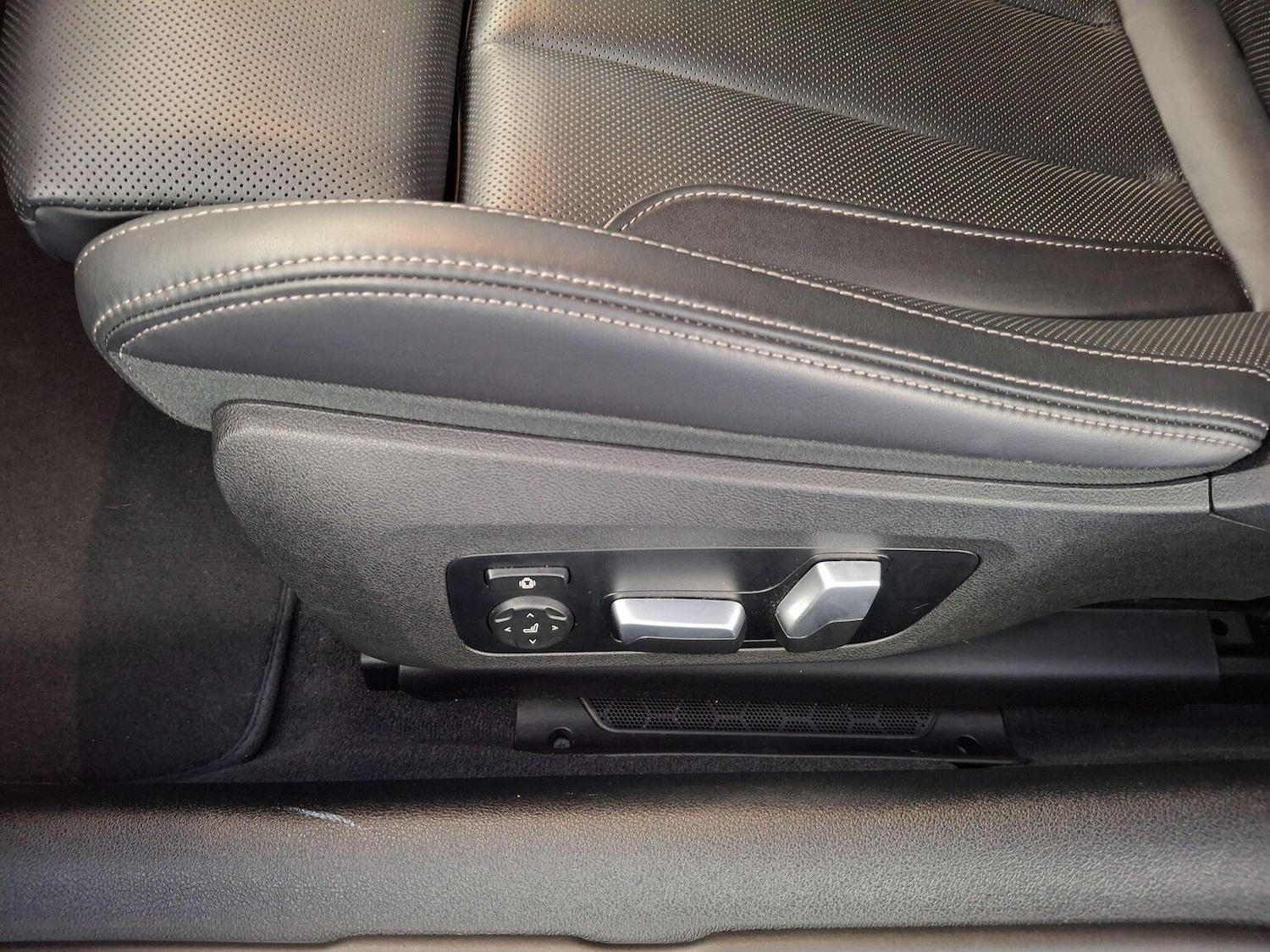 Used BMW 8 Series 2023 for sale - 77558531: Photo 13