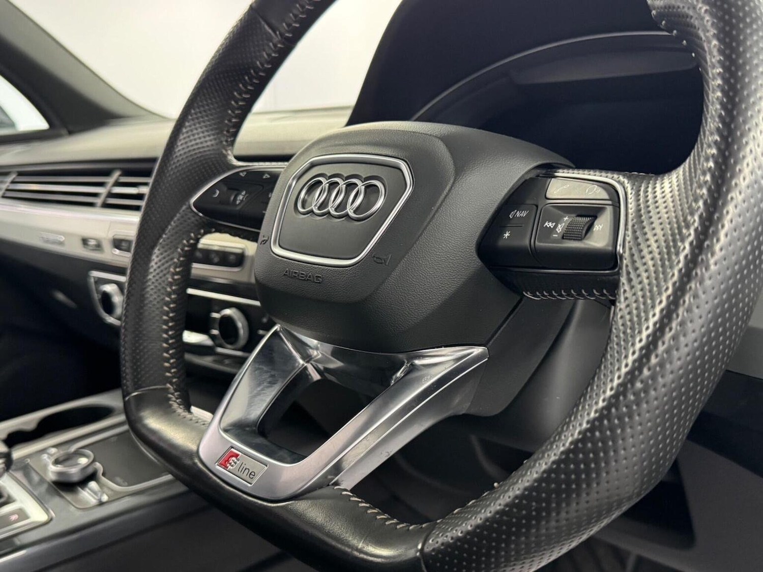Used Audi Q7 2019 for sale - 76281379: Photo 43