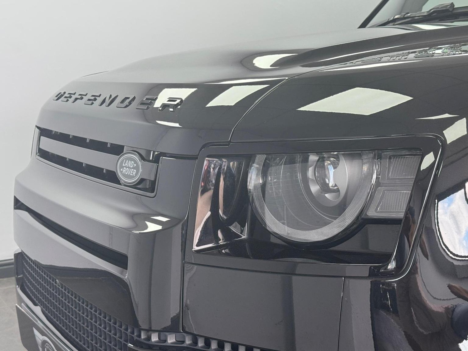 Used Land Rover Defender 110 2024 for sale - 76794588: Photo 14