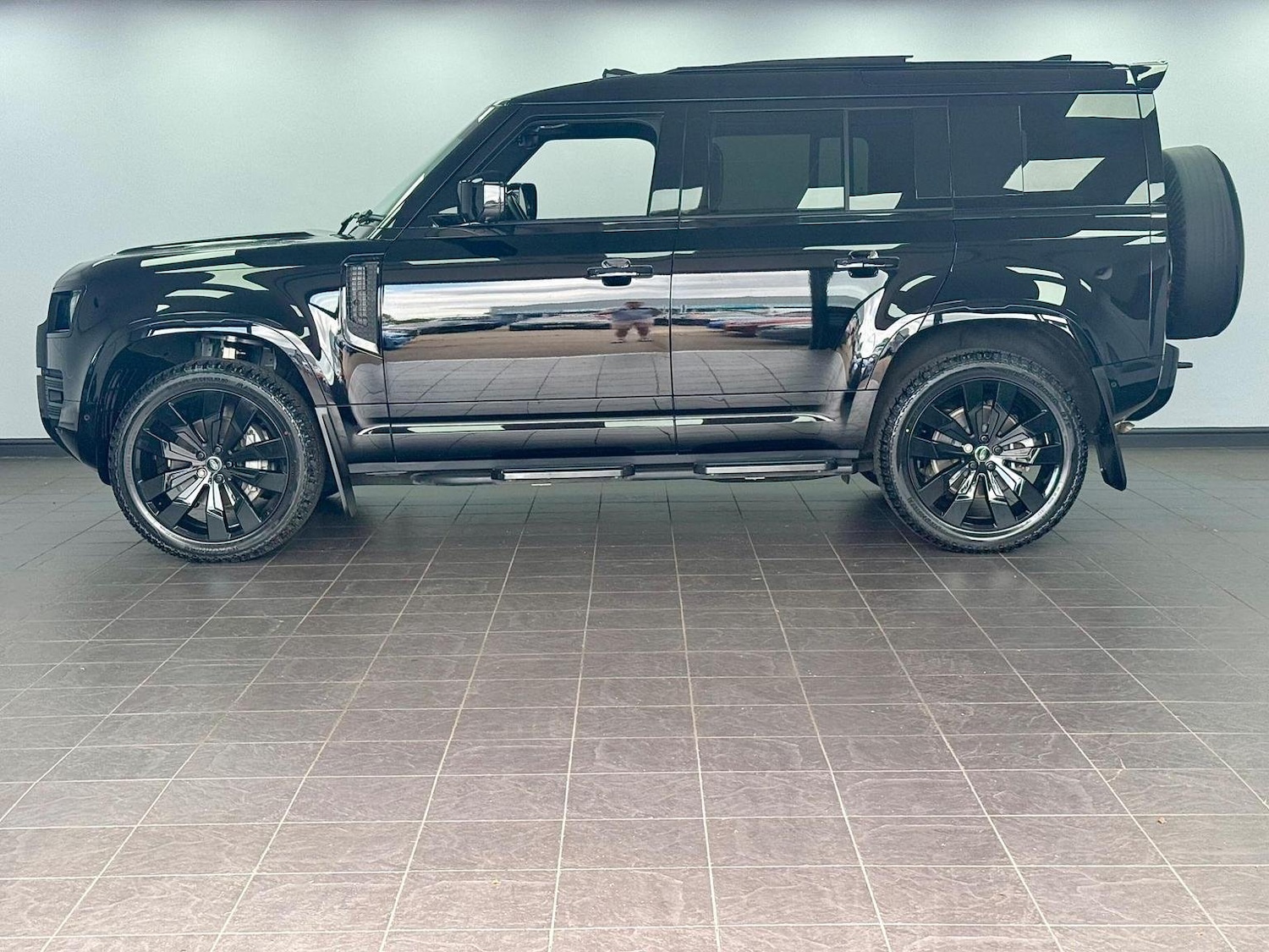 Used Land Rover Defender 110 2024 for sale - 76794588: Photo 16