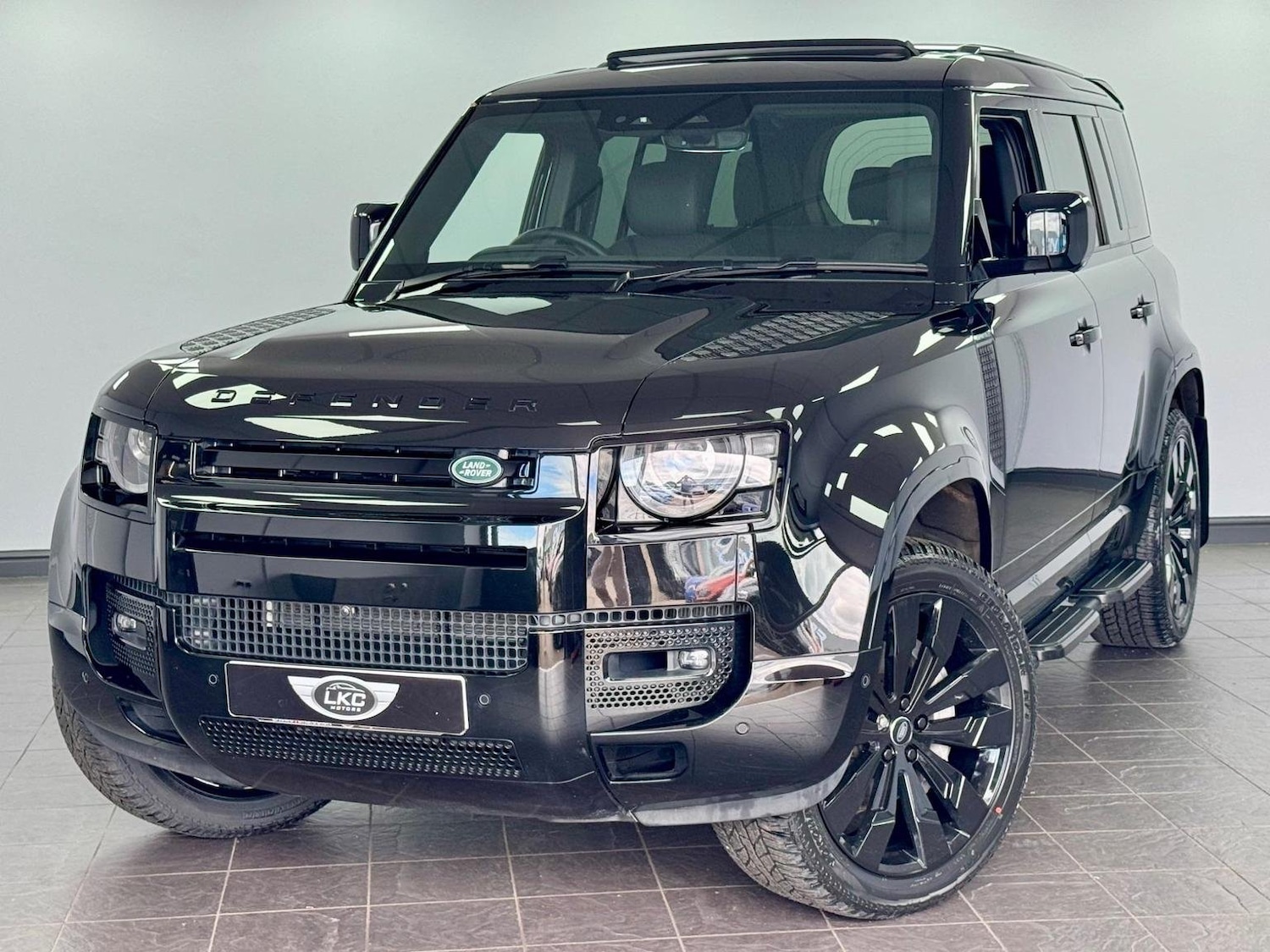 Used Land Rover Defender 110 2024 for sale - 76794588: Photo 17