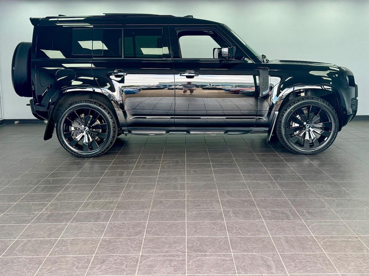 Used Land Rover Defender 110 2024 for sale - 76794588: Photo 27