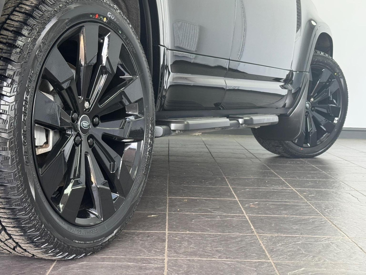 Used Land Rover Defender 110 2024 for sale - 76794588: Photo 28