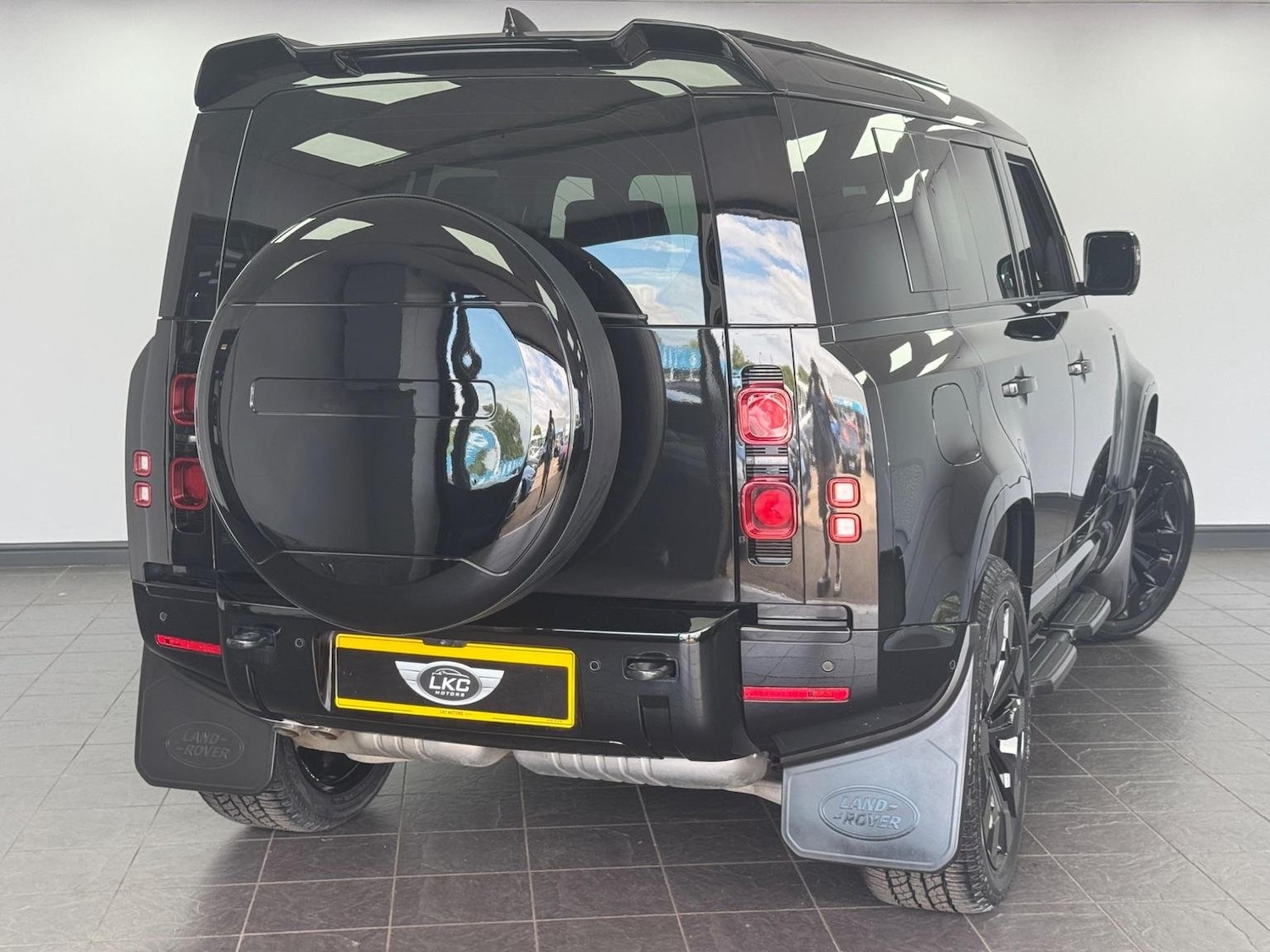 Used Land Rover Defender 110 2024 for sale - 76794588: Photo 29