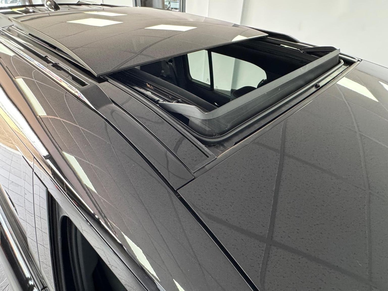 Used Land Rover Defender 110 2024 for sale - 76794588: Photo 3