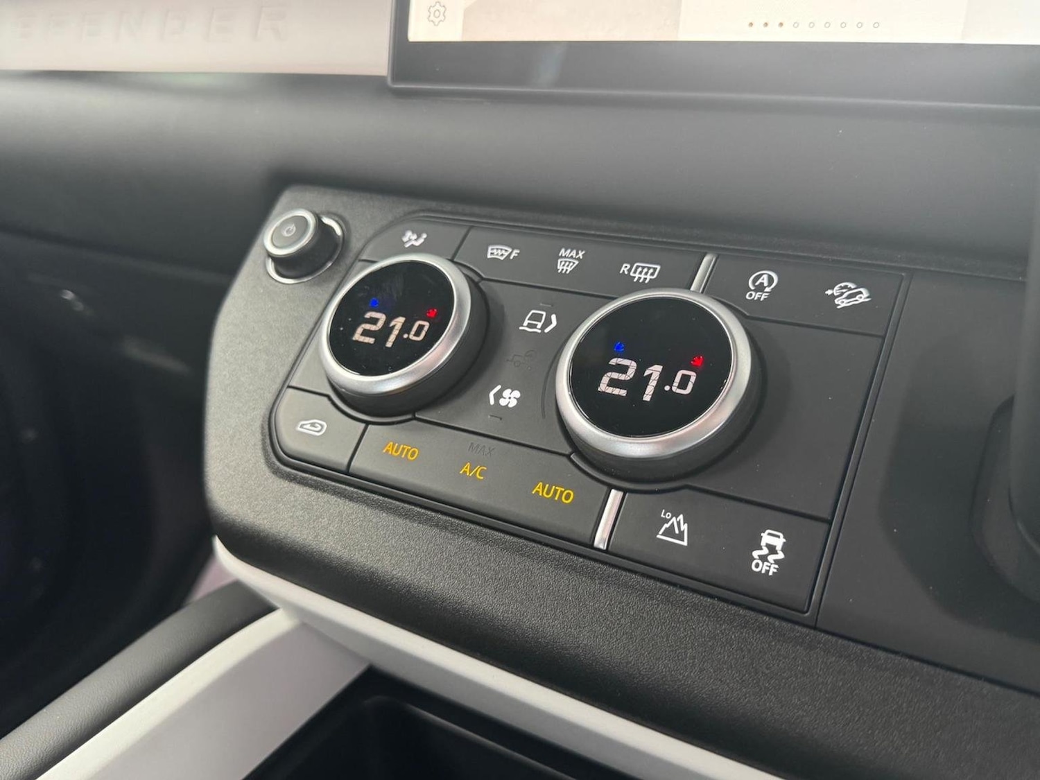 Used Land Rover Defender 110 2024 for sale - 76794588: Photo 38