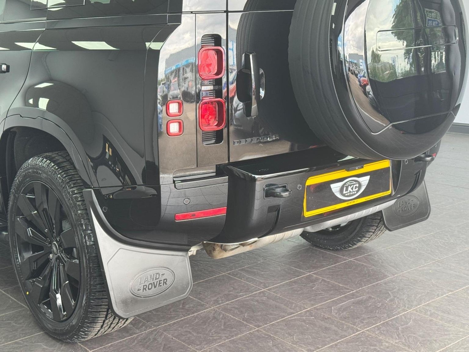 Used Land Rover Defender 110 2024 for sale - 76794588: Photo 48