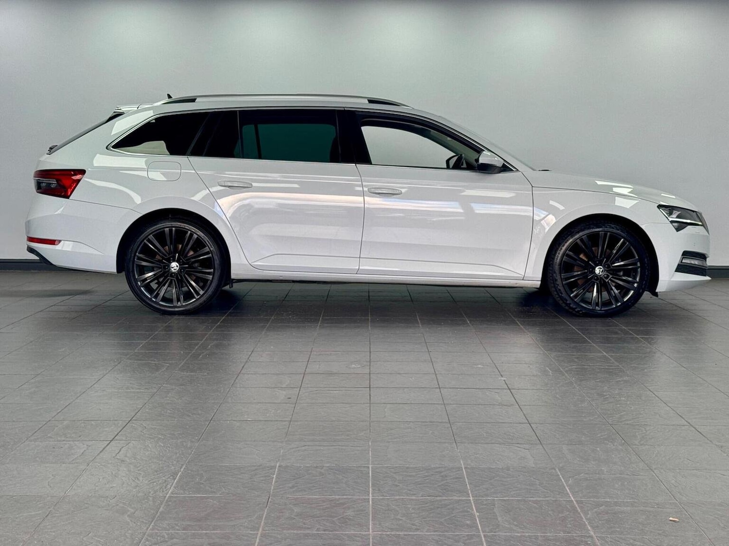 Used Skoda Superb 2022 for sale - 76397076: Photo 30