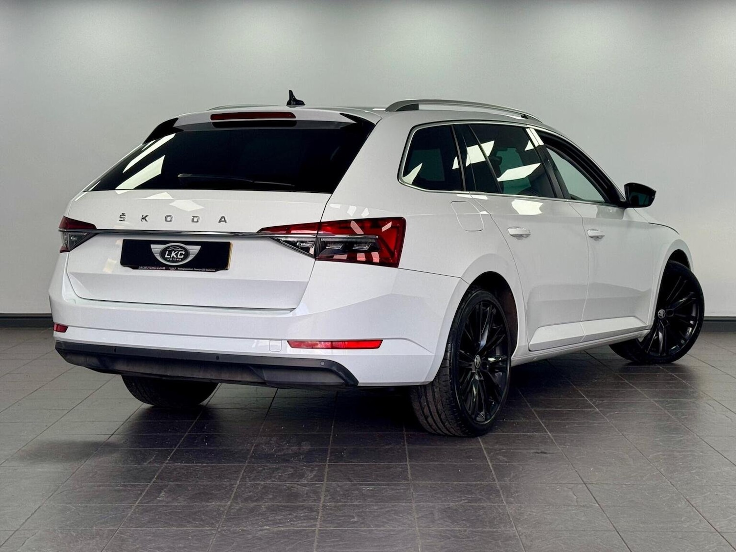 Used Skoda Superb 2022 for sale - 76397076: Photo 32