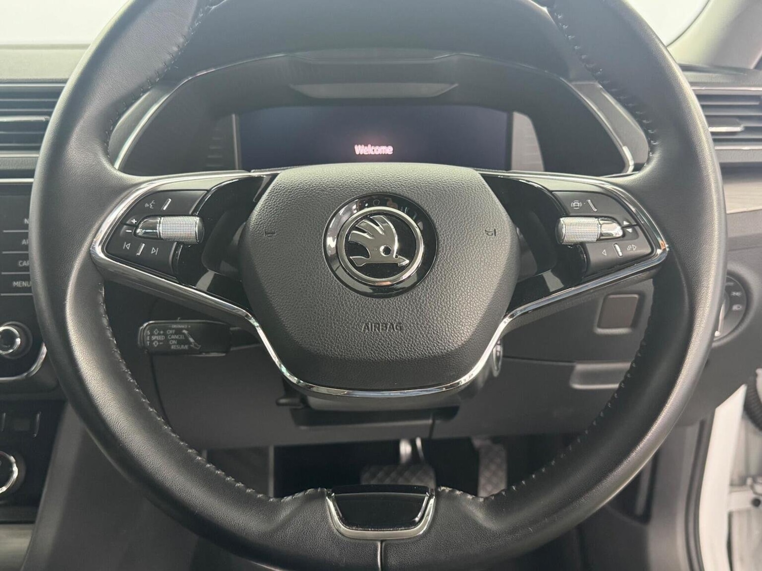 Used Skoda Superb 2022 for sale - 76397076: Photo 8