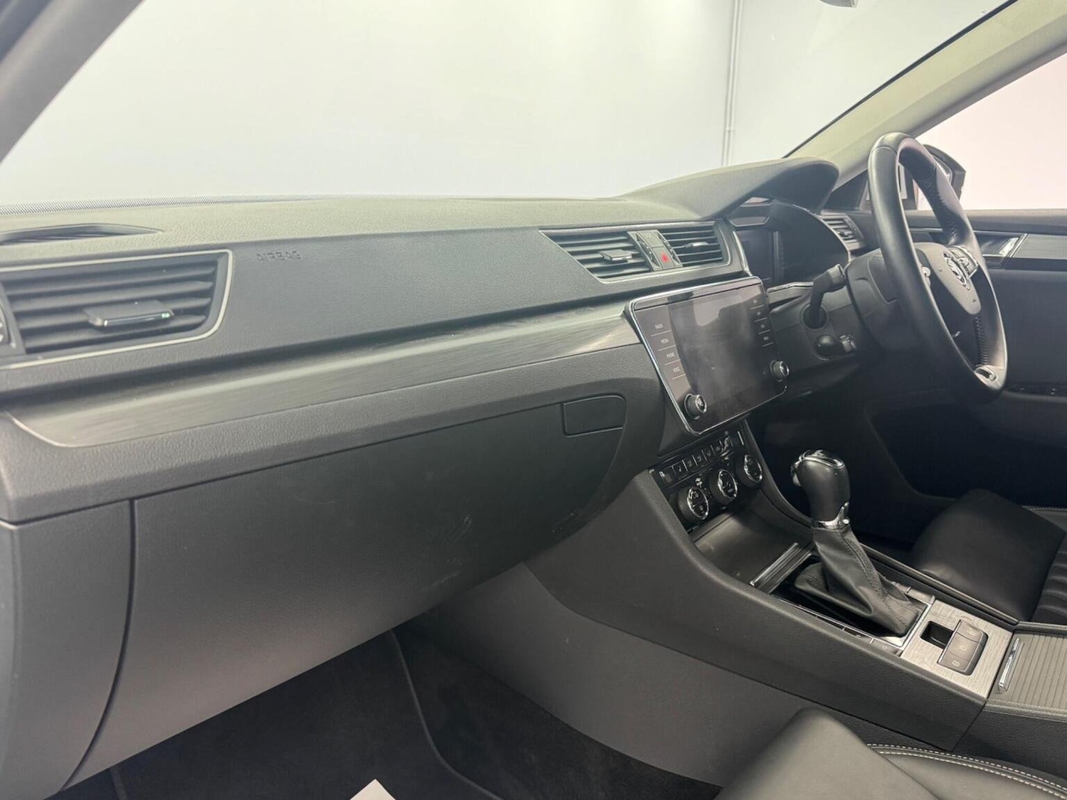 Used Skoda Superb 2022 for sale - 76397076: Photo 9