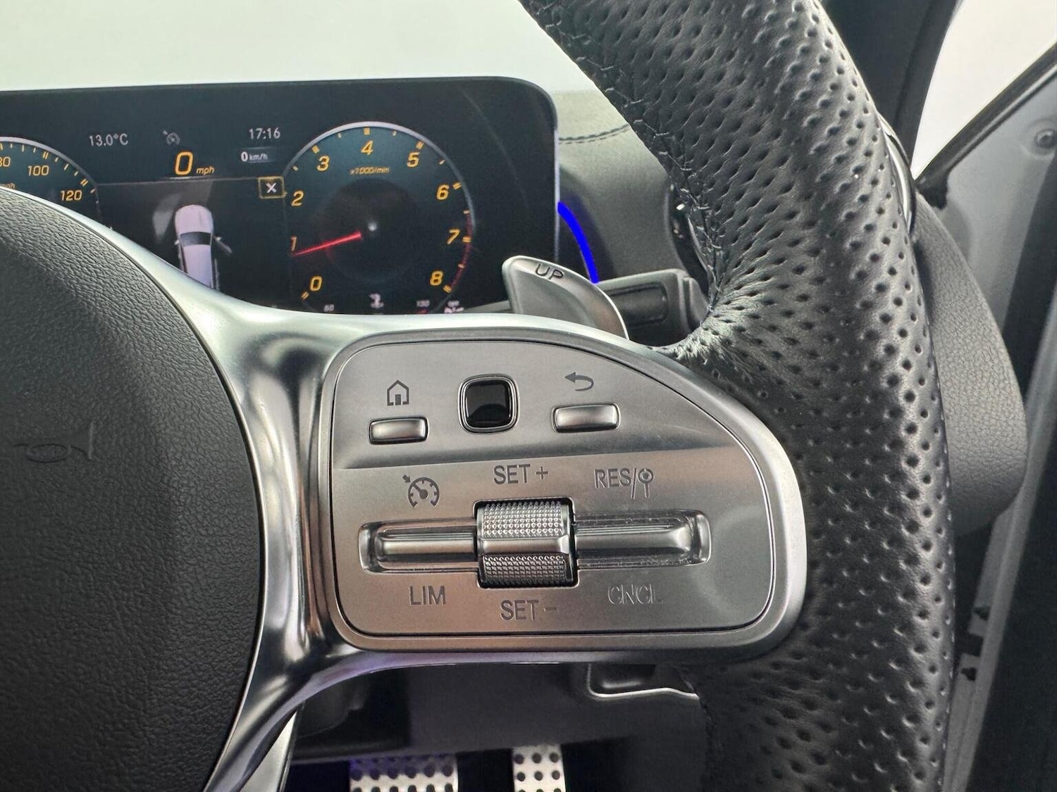Used Mercedes-Benz GLB 2023 for sale - 76358110: Photo 41