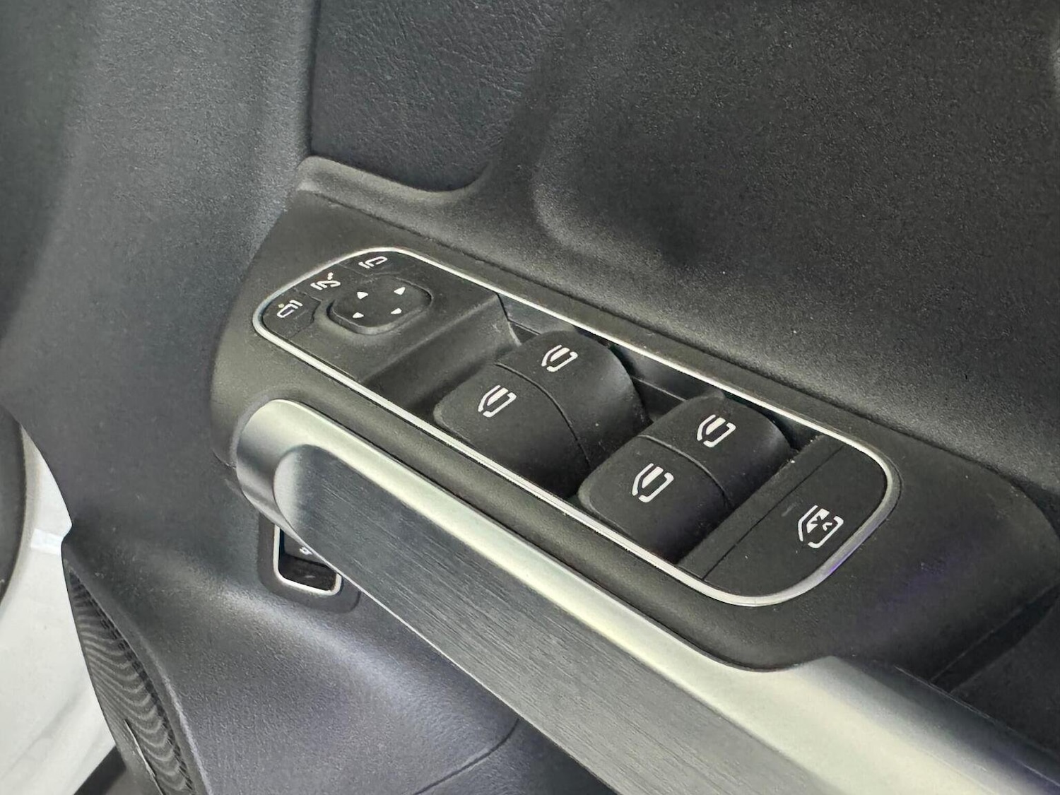 Used Mercedes-Benz GLB 2023 for sale - 76358110: Photo 45