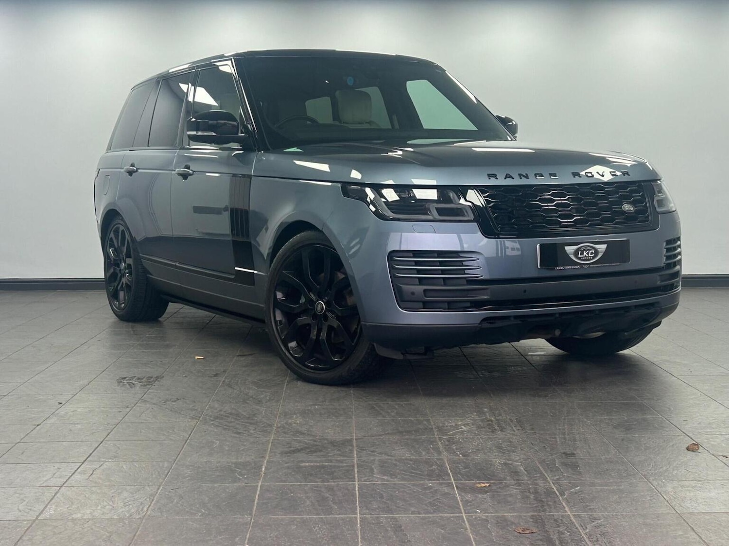 Used Land Rover Range Rover 2019 for sale - 76986819: Photo 2