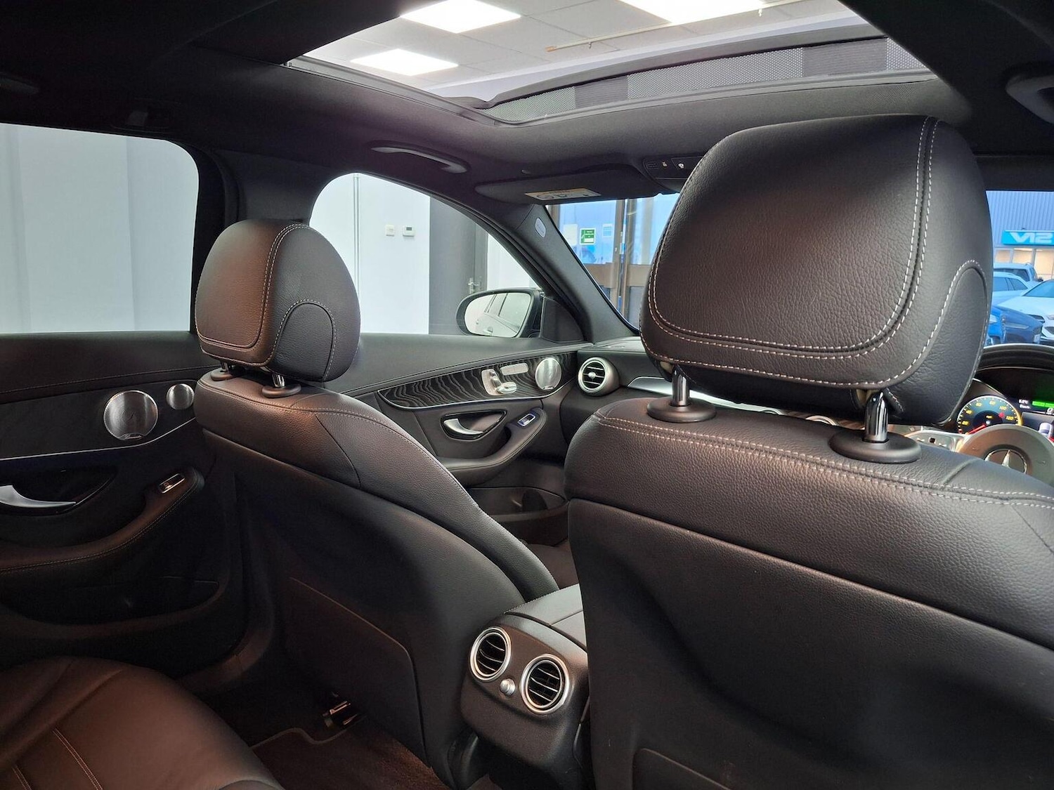 Used Mercedes-Benz C Class 2021 for sale - 77395207: Photo 10