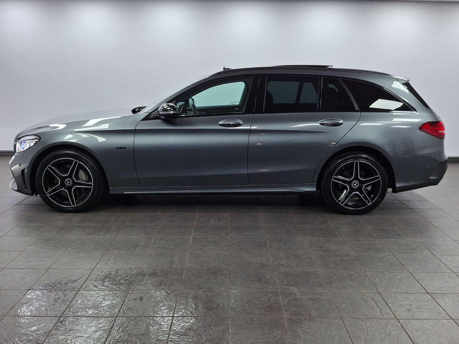 Used Mercedes-Benz C Class 2021 for sale - 77395207: Photo 2