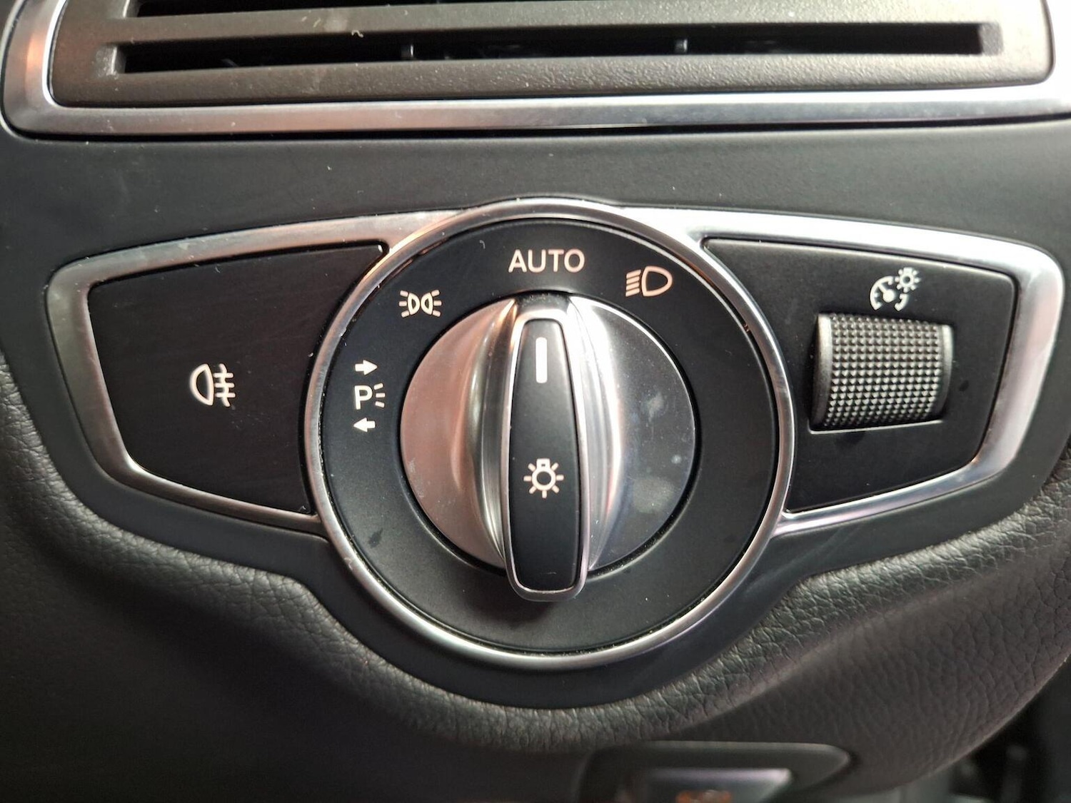 Used Mercedes-Benz C Class 2021 for sale - 77395207: Photo 25