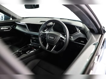 Used Audi e-tron 2022 for sale - 75202530: Photo