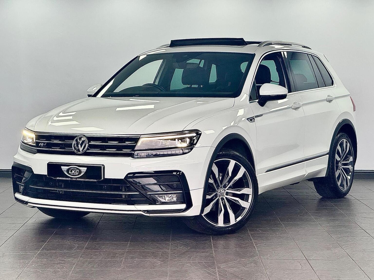 Used Volkswagen Tiguan 2018 for sale - 76268485: Photo 1