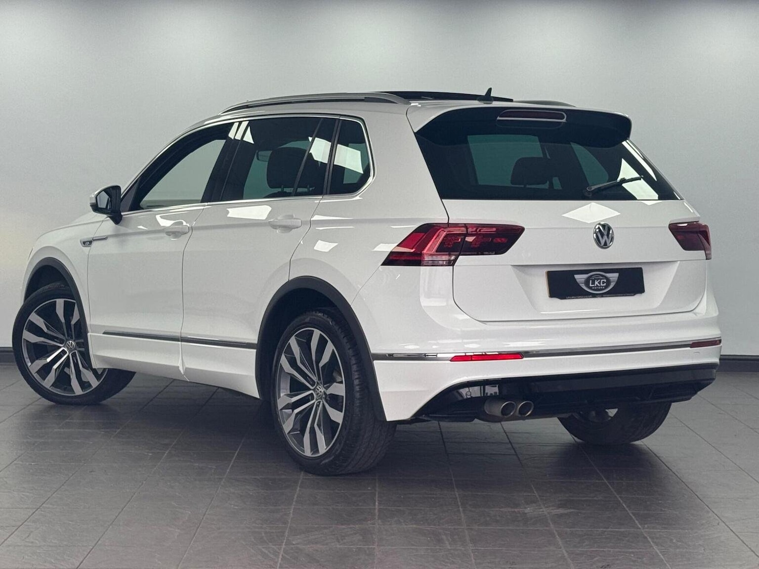 Used Volkswagen Tiguan 2018 for sale - 76268485: Photo 10