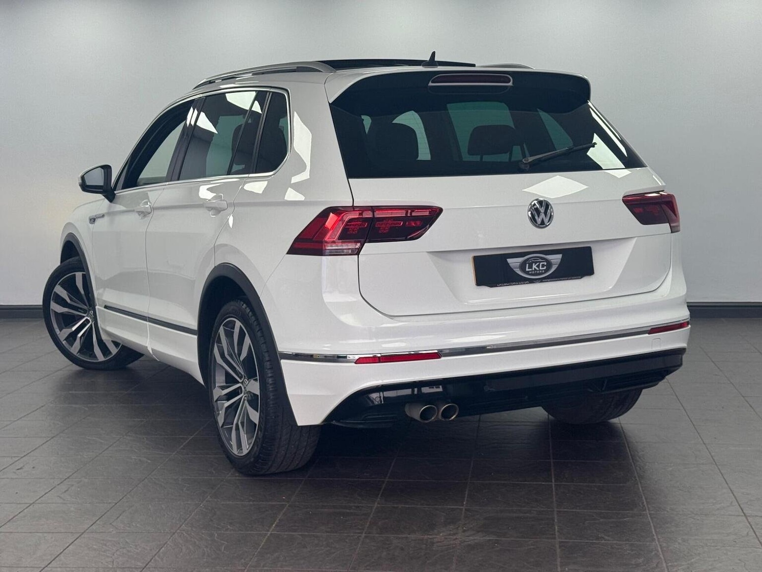 Used Volkswagen Tiguan 2018 for sale - 76268485: Photo 15