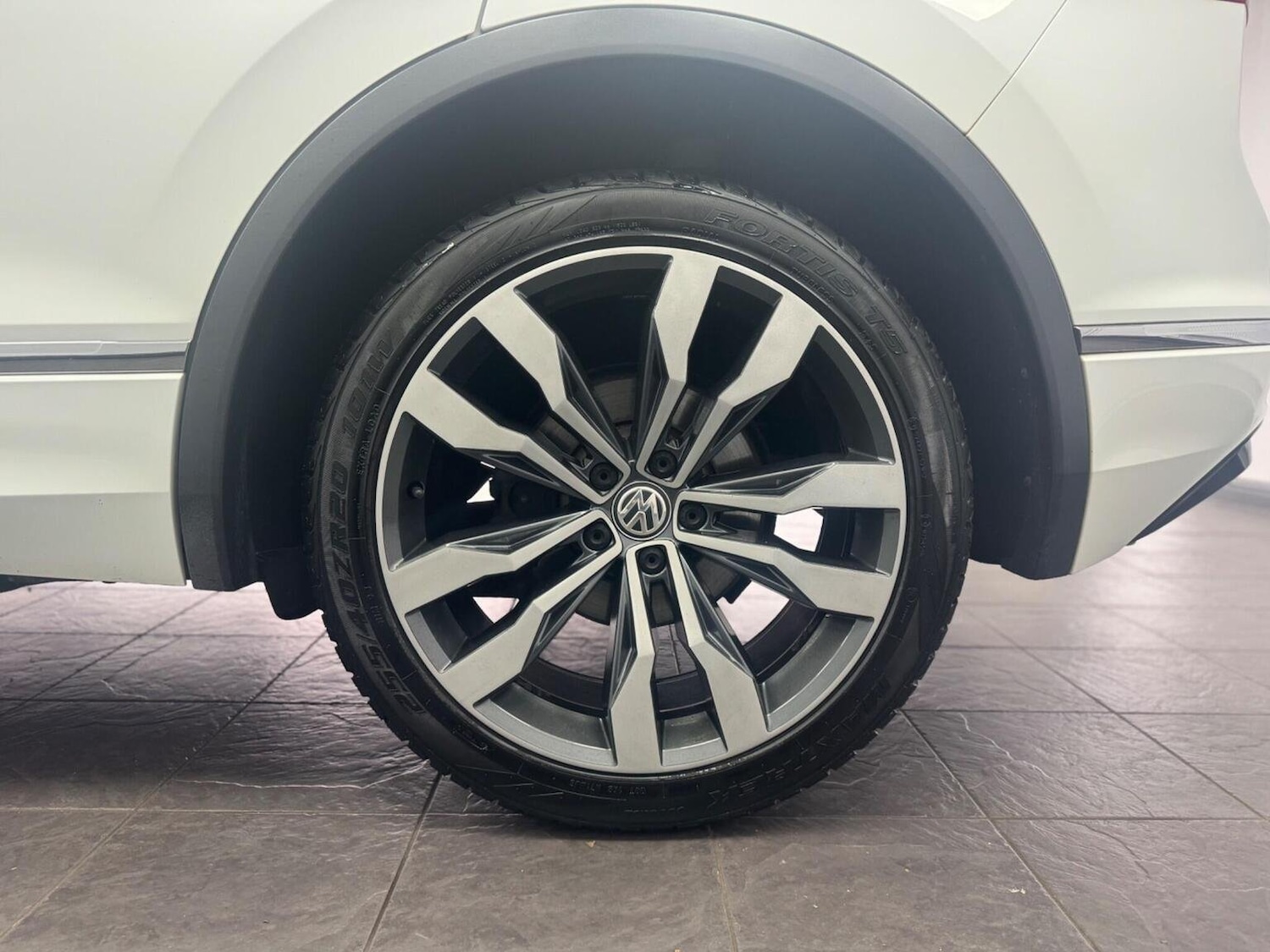 Used Volkswagen Tiguan 2018 for sale - 76268485: Photo 23