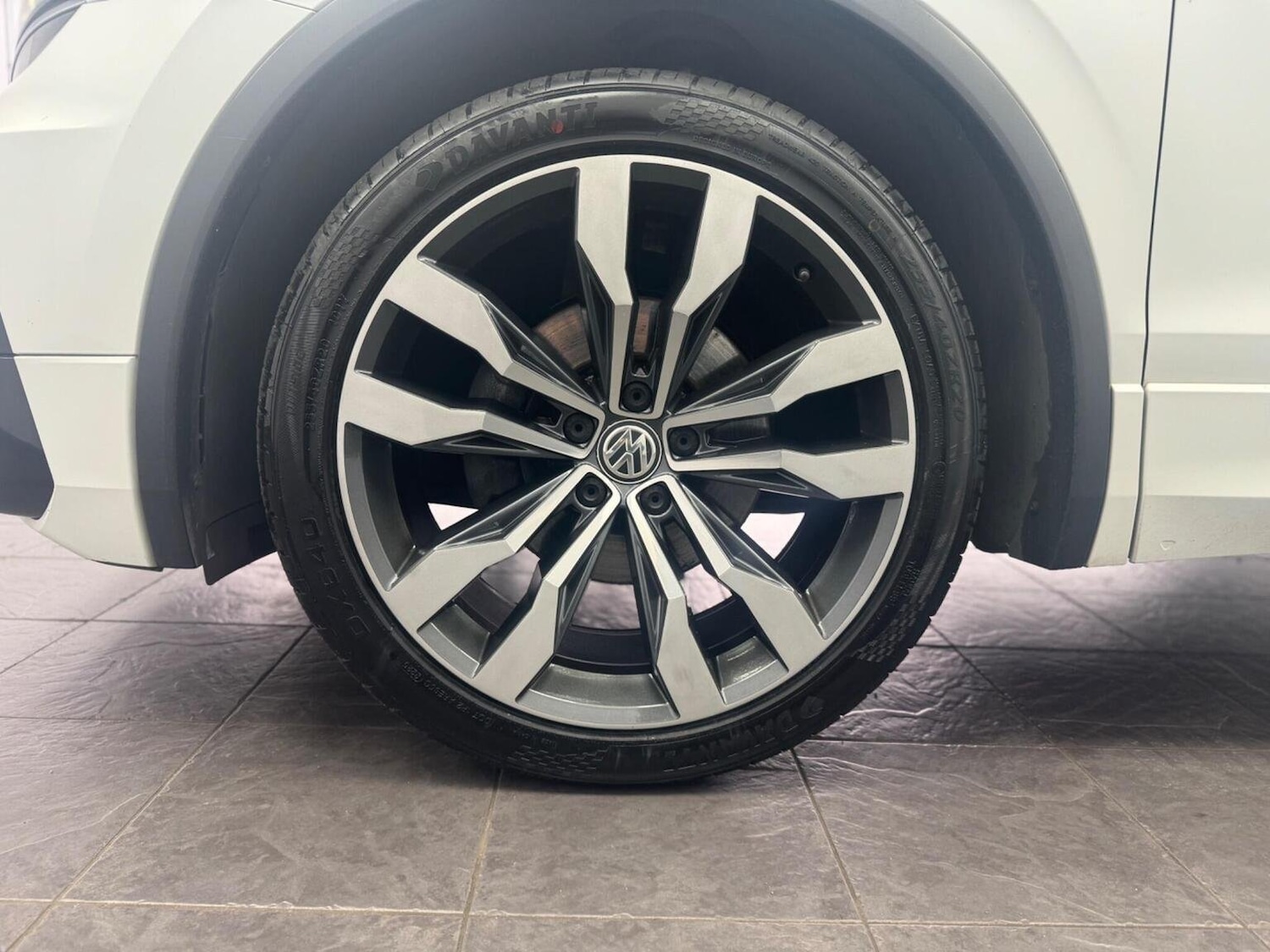 Used Volkswagen Tiguan 2018 for sale - 76268485: Photo 24