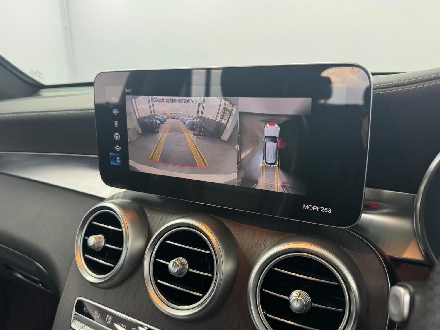 Used Mercedes-Benz GLC 2022 for sale - 76397040: Photo 10