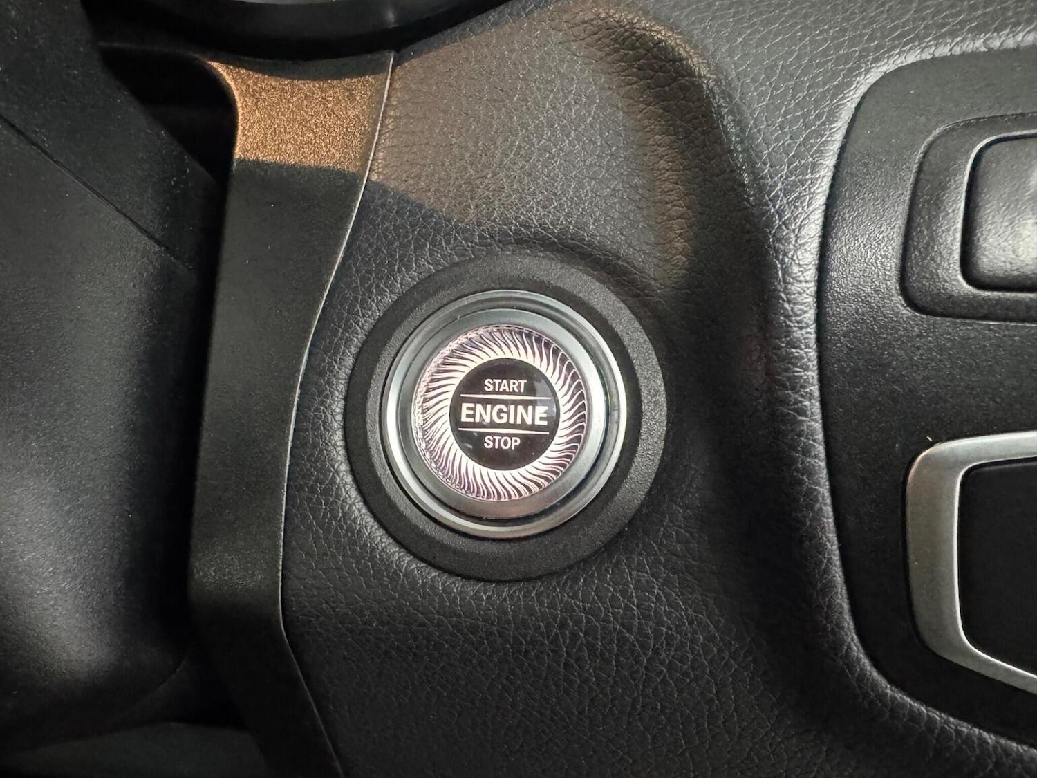 Used Mercedes-Benz GLC 2022 for sale - 76397040: Photo 34