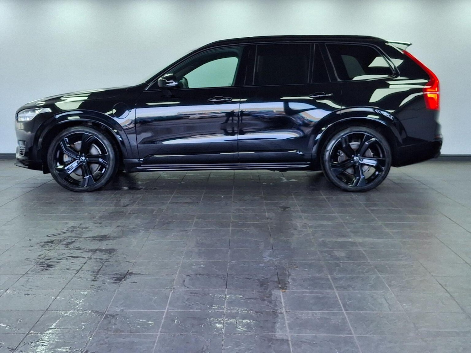 Used Volvo XC90 2021 for sale - 76935316: Photo 2