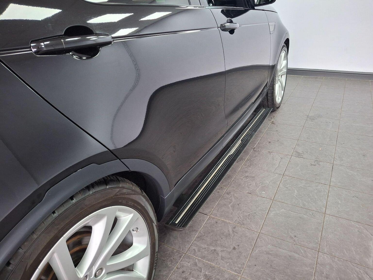 Used Land Rover Discovery 2019 for sale - 76769558: Photo 51