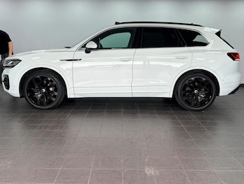 Used Volkswagen Touareg 2023 for sale - 79600264: Photo