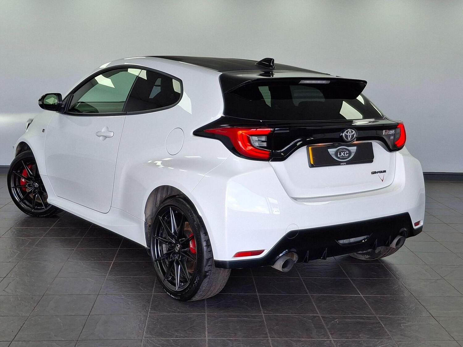 Used Toyota Yaris 2021 for sale - 77901300: Photo 43