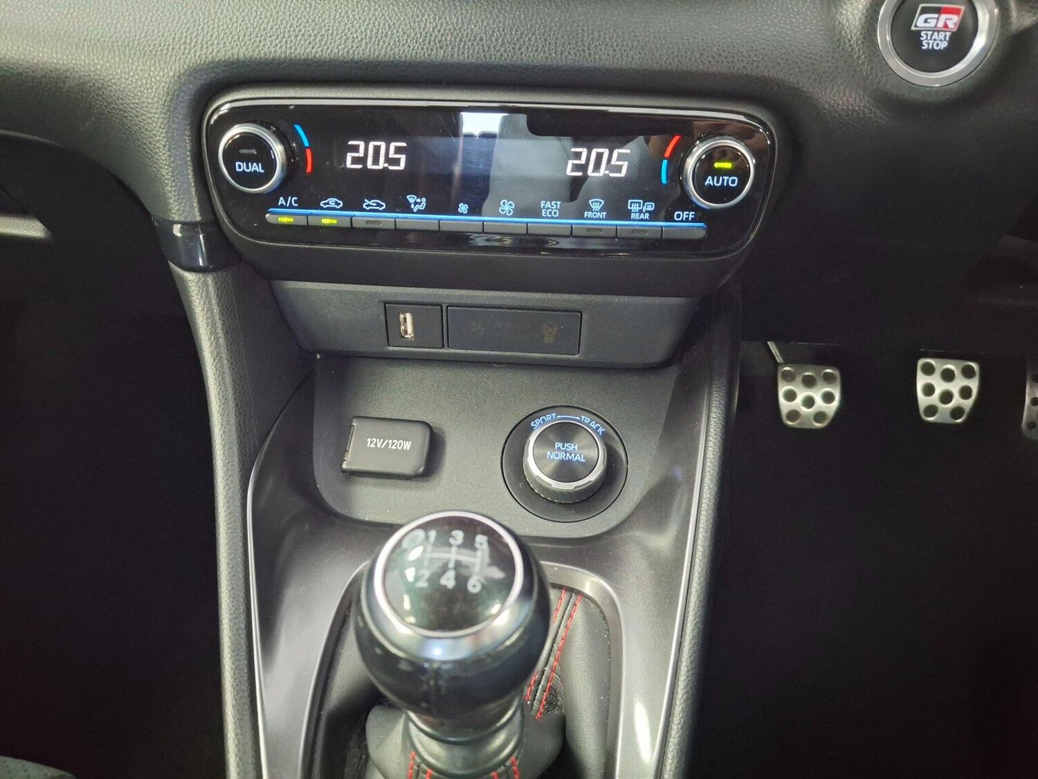 Used Toyota Yaris 2021 for sale - 77901300: Photo 47