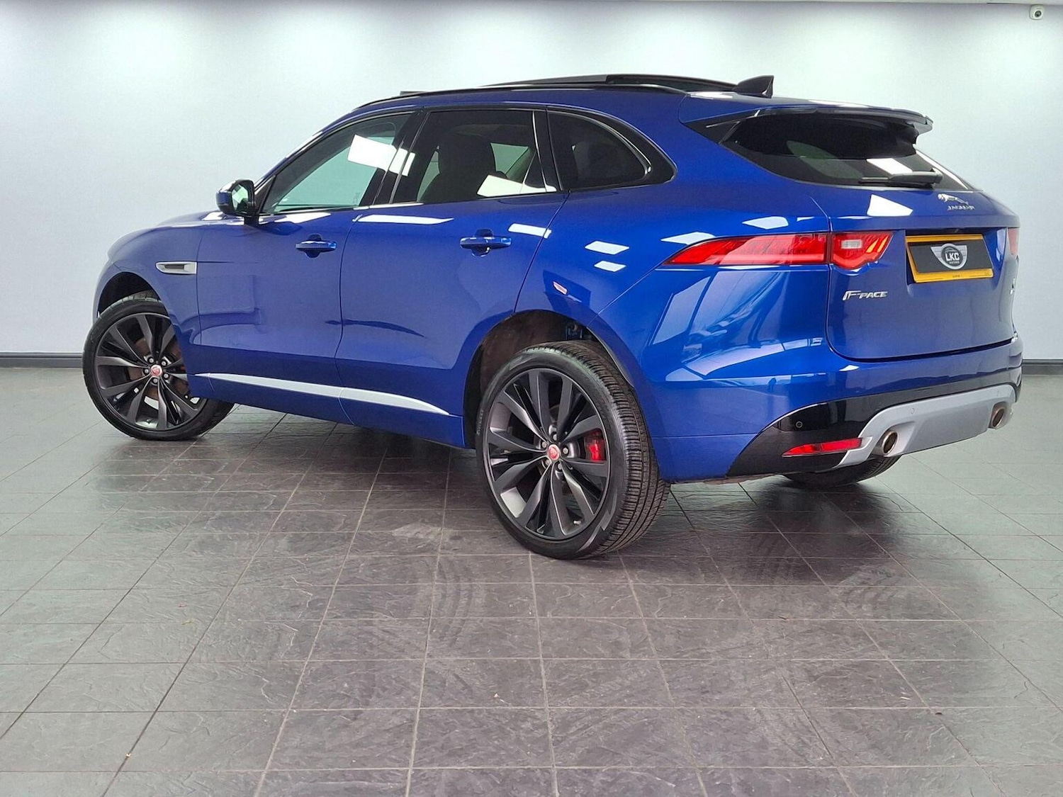 Used Jaguar F-Pace 2020 for sale - 76712665: Photo 14