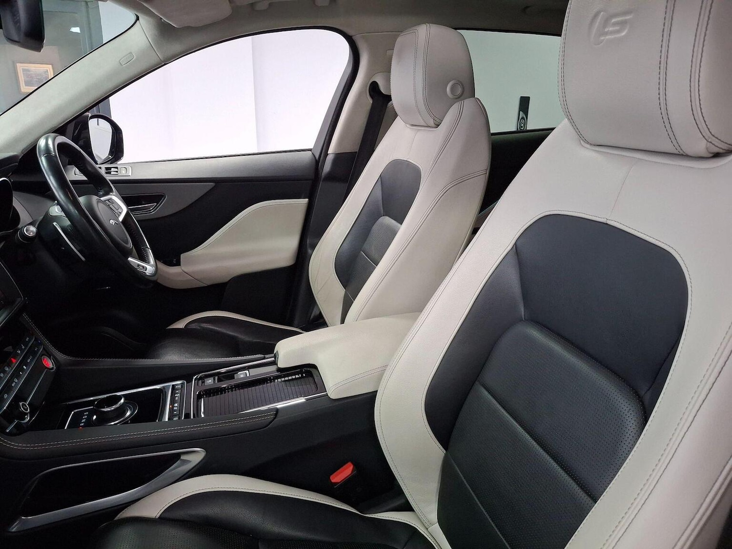 Used Jaguar F-Pace 2020 for sale - 76712665: Photo 19