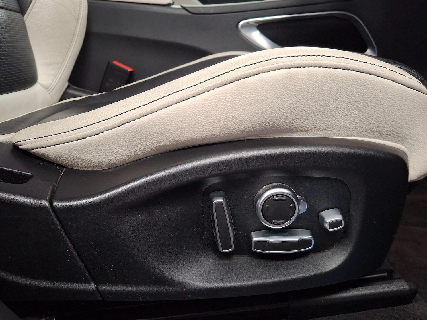 Used Jaguar F-Pace 2020 for sale - 76712665: Photo 48