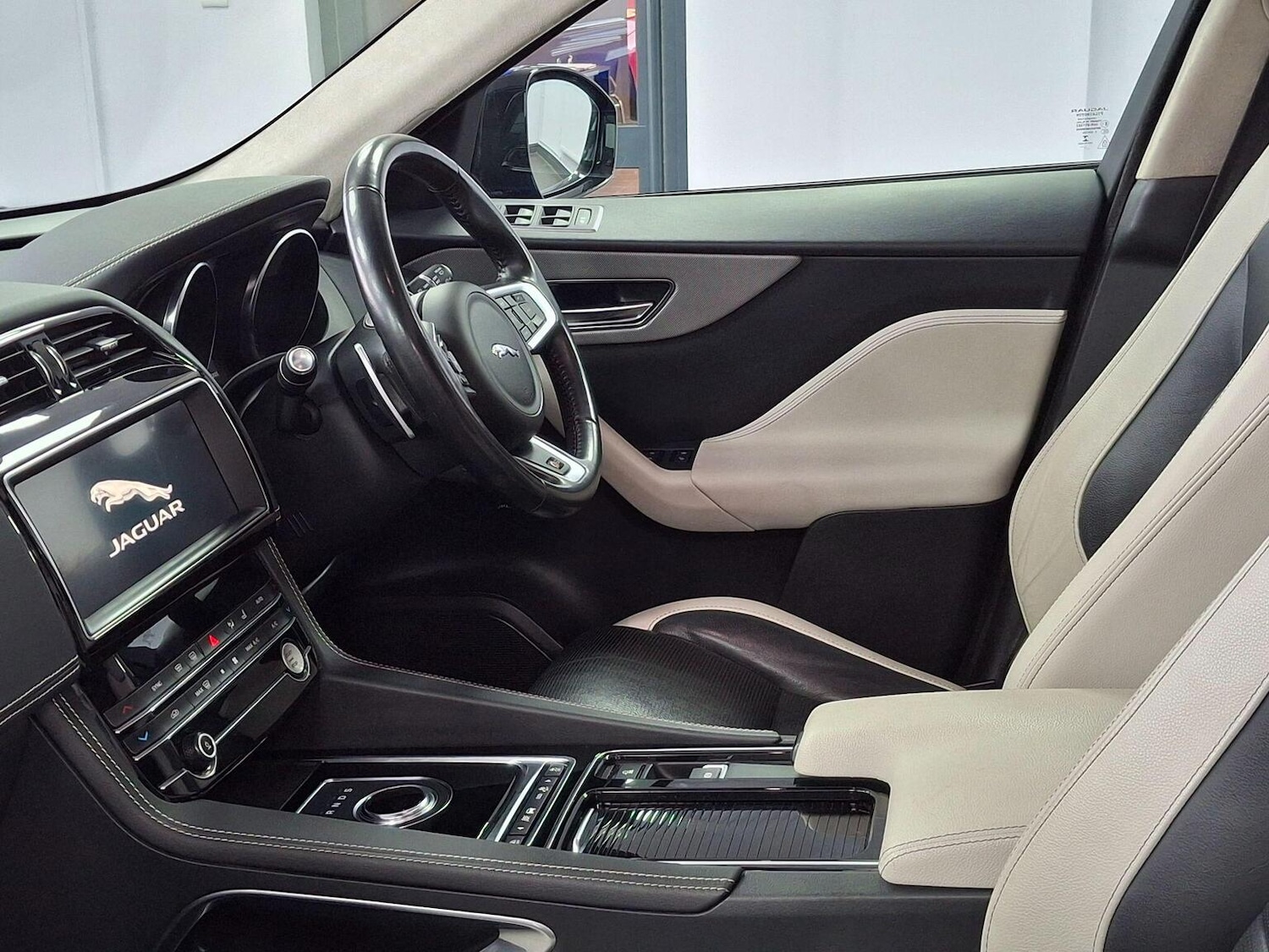 Used Jaguar F-Pace 2020 for sale - 76712665: Photo 69